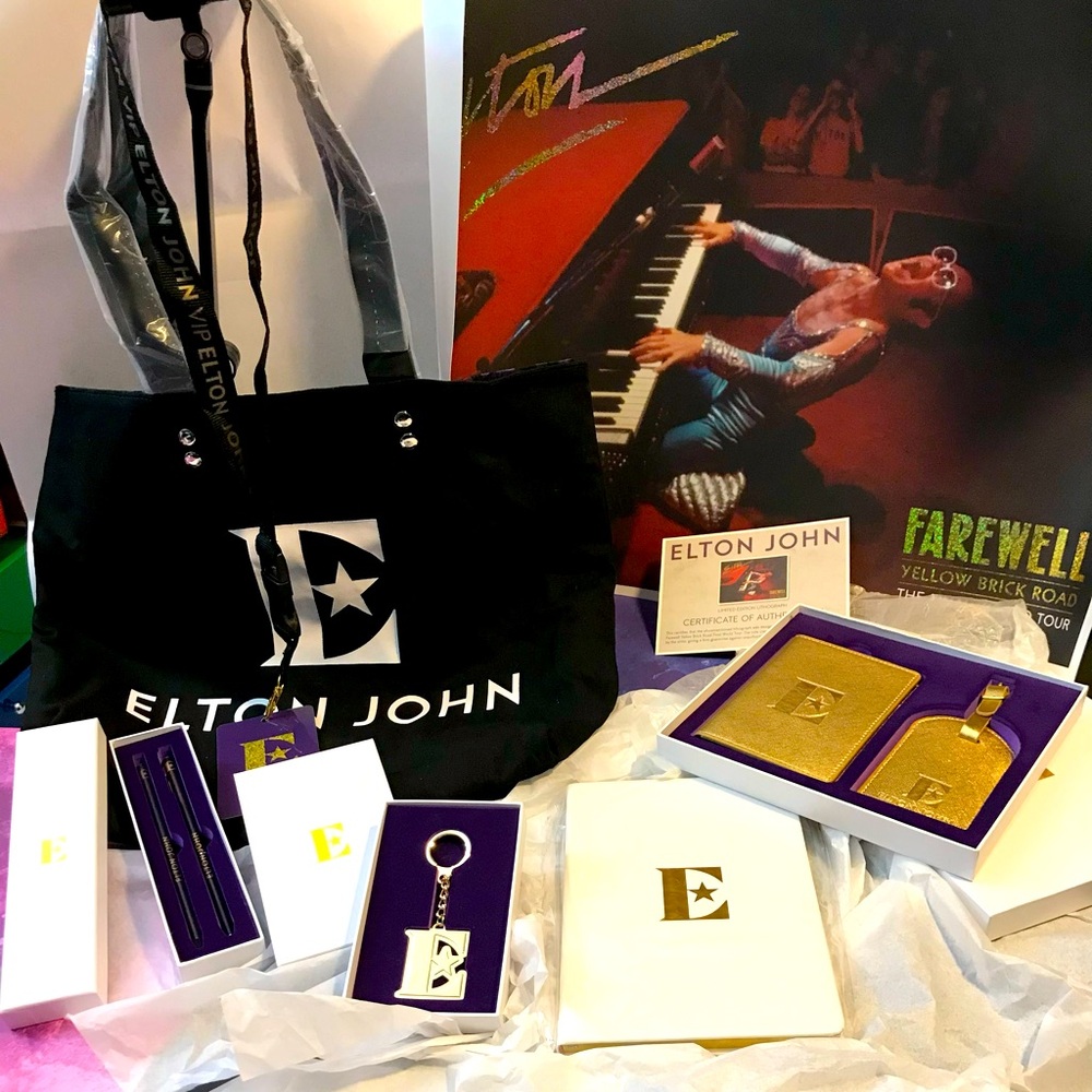 Elton Johns Farewell Yellow Brick Road 2018 Tour Swag Bag.✨